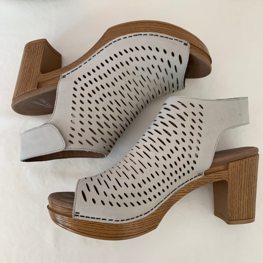 Dansko Size 41 Danae Oyster Heeled Sandal